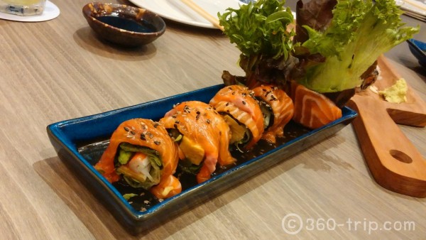 Salmon Salad-Maki คือ-เนื้อแซลมอนม้วนกับผักสลัด