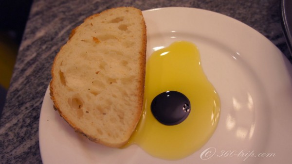 baguette-olive oil-balsamic